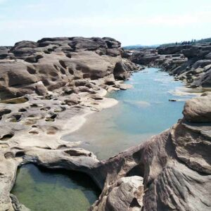 สามพันโบก