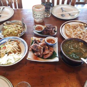 อาหารเที่ยง