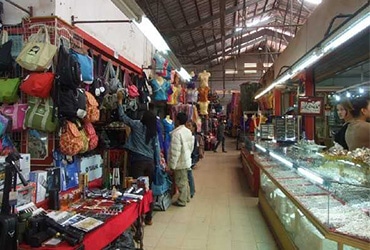 ตลาดดาวเรือง